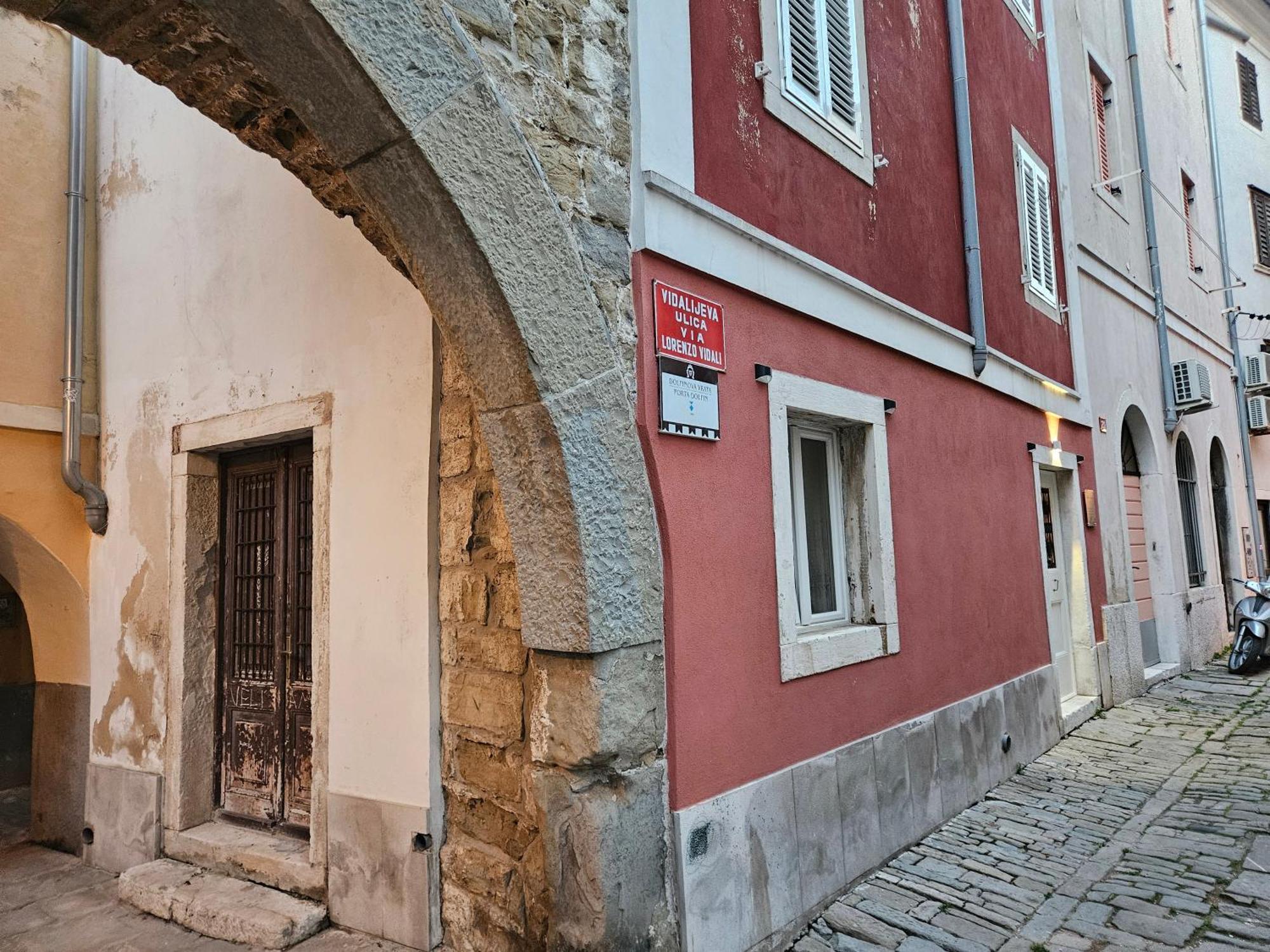 Don Dolfino Guesthouse - Hisa Dolfinova Vrata Piran Exterior foto